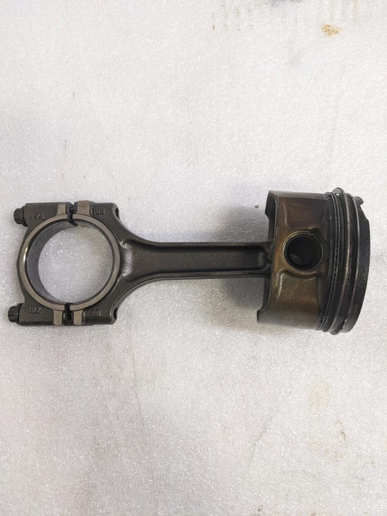 PORSCHE 996/911 CONNECTING PISTON RODS 9961031028R USED 996BGL2T2