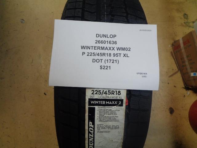 1 DUNLOP WINTERMAXX WM02 P 255 45 18 95T XL TIRE 26601636 BQ1