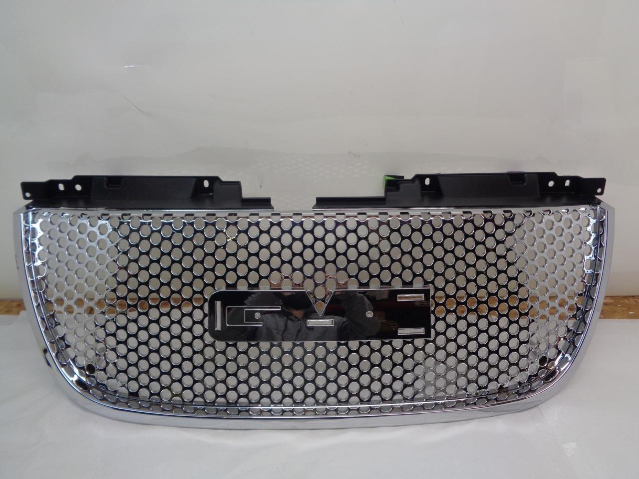 New GMC Yukon 07-13 Chrome Round Punch Hole Grille 25-3522 R18