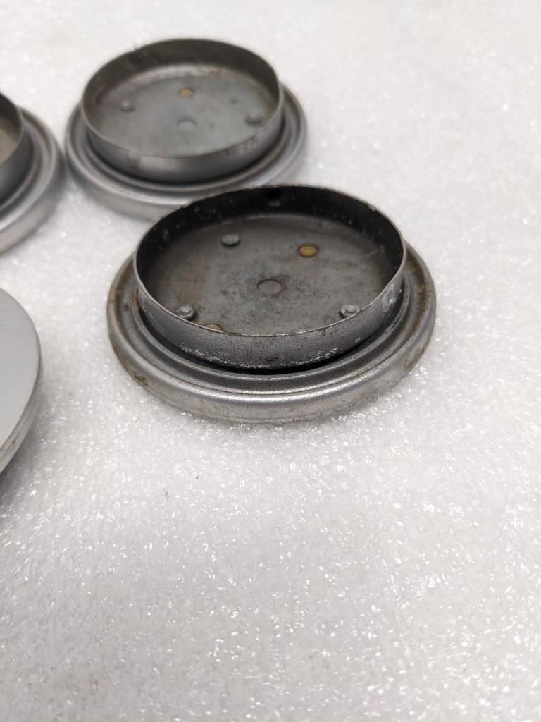 PORSCHE 92836103211 SET OF CENTER CAPS FOR PORSCHE 928 GTS USED #1 R24T1
