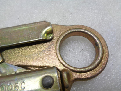 NEW PACK OF 6 AUTO-LOCKING FALL PROTECTION SNAP HOOKS ANSI Z-359.1 COMPLIANT R28