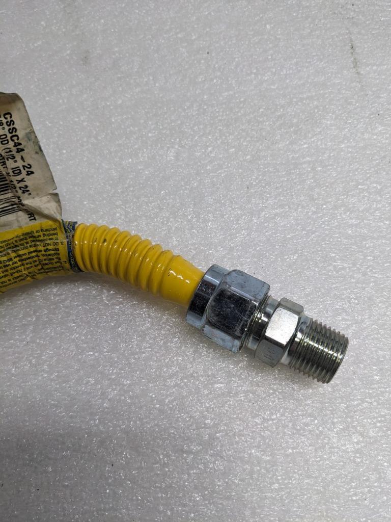 BRASSCRAFT CSSC44-24 PROCOAT SS 24" GAS CONNECTOR 1/2" ID/MIP 5/8" OD NEW R22T2