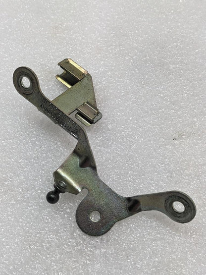 11-15 PORSCHE CAYENNE ENGINE BAY BRACKET MOUNT 94810520201 USED R21SPB