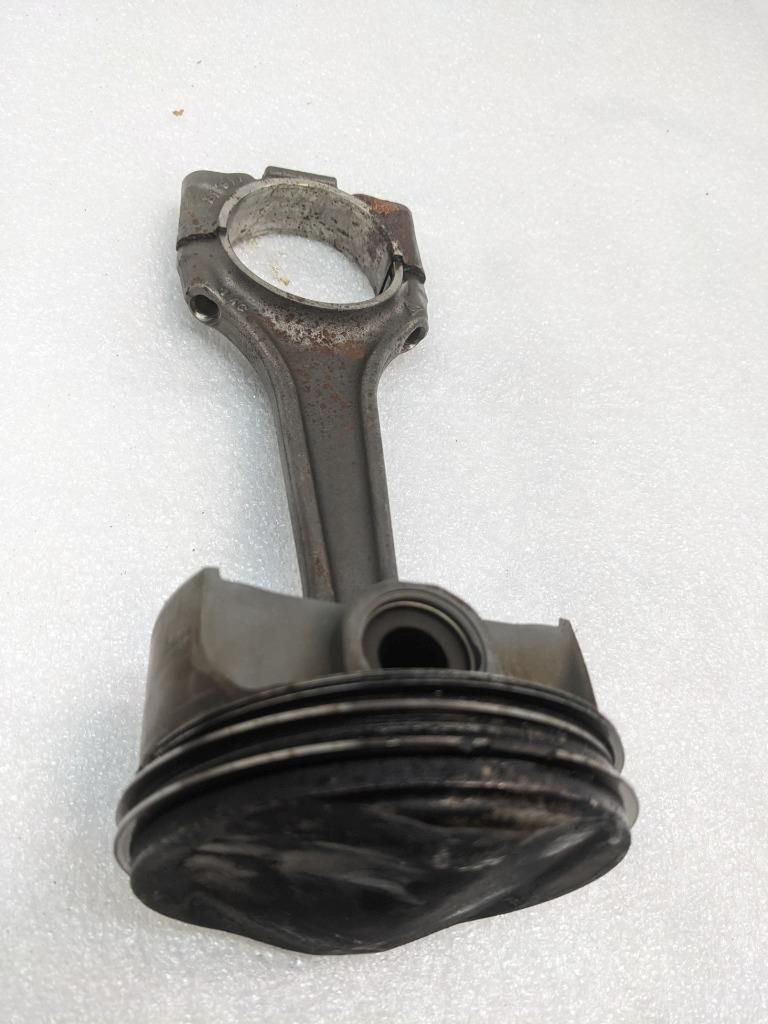 PORSCHE CAYENNE PISTON CONNECTING ROD #2 (CRACKED) 9461191R USED R24