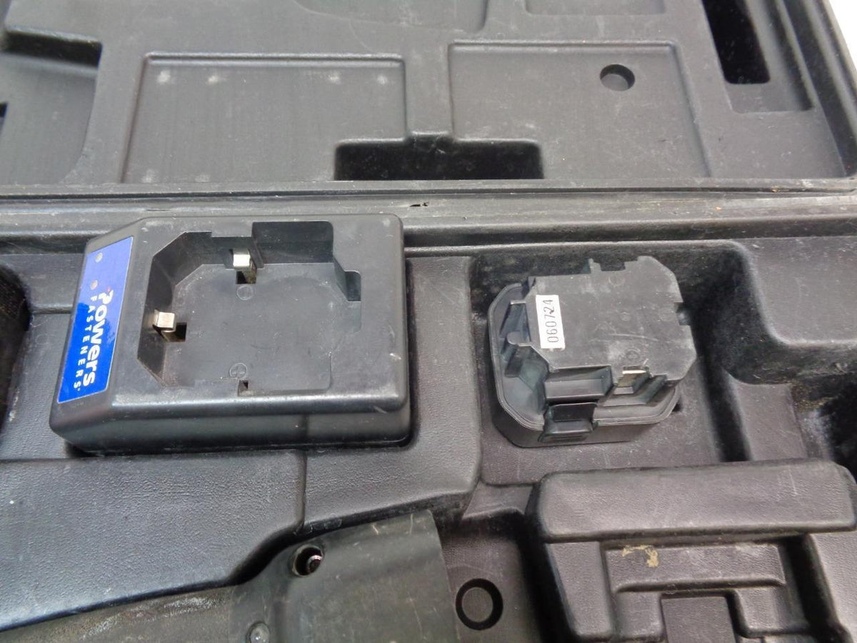 USED RED POWERS TRAK IT GAS NAILER C3 55011  MISSING CHARGING CORD  BSR35