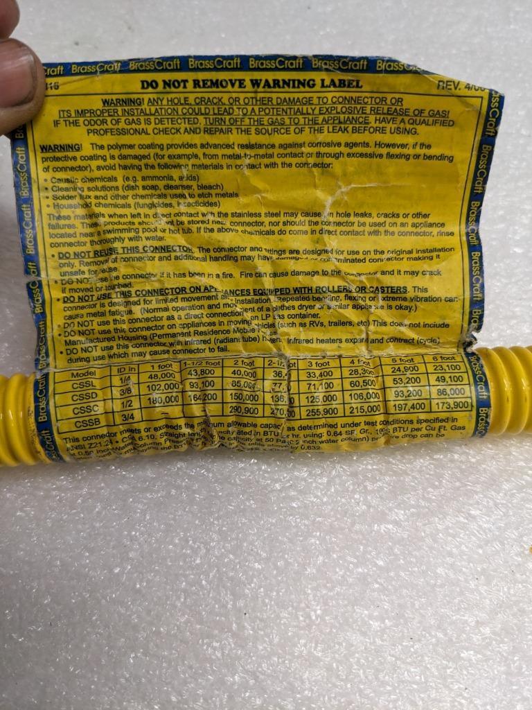 BRASSCRAFT CSSC44-24 PROCOAT SS 24" GAS CONNECTOR 1/2" ID/MIP 5/8" OD NEW R22T2