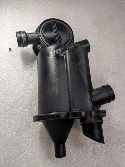 PORSCHE CAYMAN BOXSTER ENGINE MOTOR OIL SEPERATOR 99610702601 USED 996B.GL