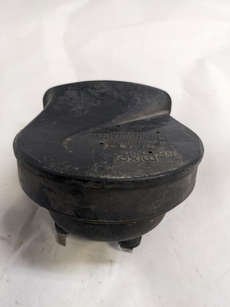 PORSCHE 84-91 944 LOW PITCH TONE ELECTRIC HORN SIREN MIXO TR129 #3 USED R21T2