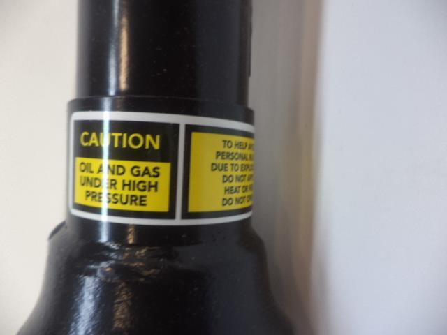 NEW GENUINE MERCEDES-BENZ FRONT SHOCK ABSORBER A164320611380 R35