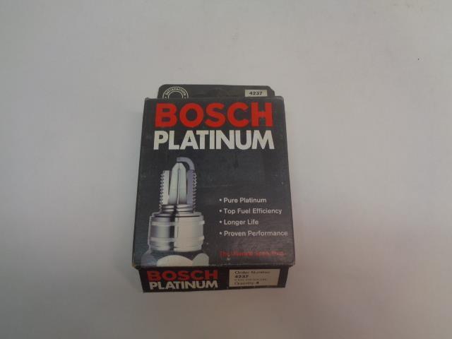 BRAND NEW BOSCH PLATINUM DODGE SPARK PLUG 4 PACK 4237 R13T3