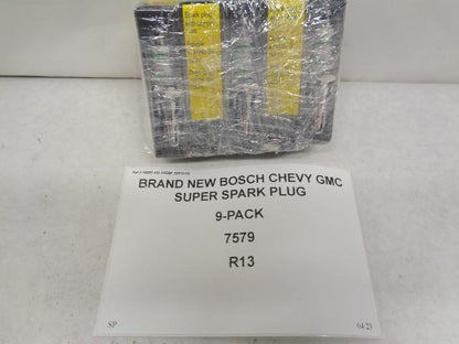 BRAND NEW BOSCH CHEVY GMC SUPER SPARK PLUG 9-PACK 7579 R13T3