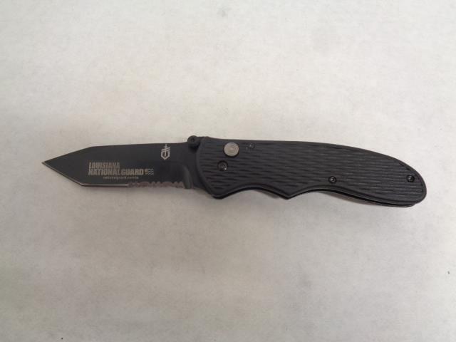 NEW GERBER FAST DRAW TANTO 31-001751 FLIP KNIFE WITH SERRATED EDGE SR