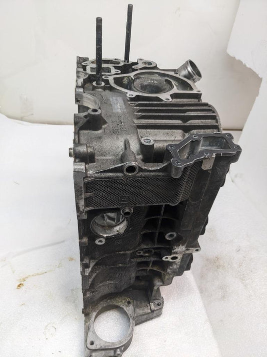 PORSCHE 911/996 RIGHT SIDE ENGINE BLOCK 9961011690R USED B2