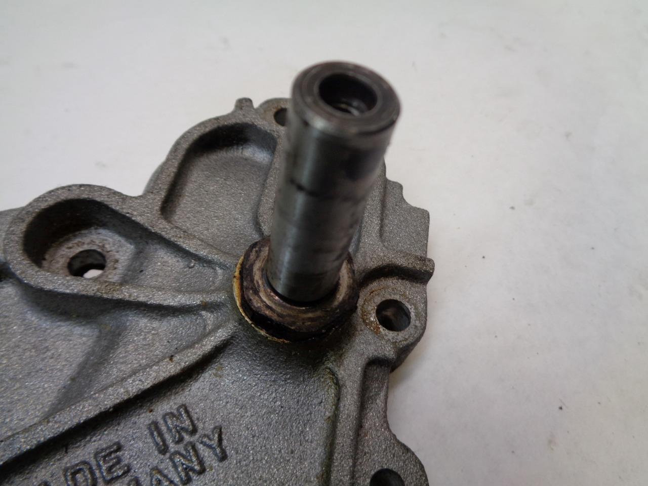 GENUINE PORSCHE LASO 928 WATER PUMP 75200202 R24