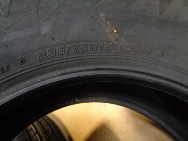 BRIDGESTONE BLIZZAK DM-V2 P 235 75 15 109R XL SNOW WINTER TIRES 015675 CQ2