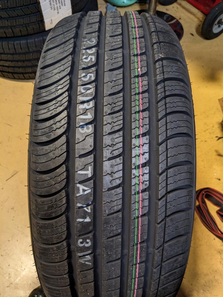 KUMHO SOLUS TA71 P 225 18 95W SL TIRE 2169753 BQ4