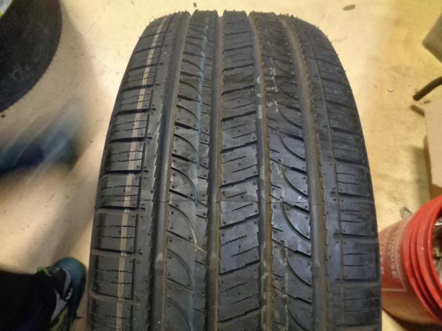 1 NOS YOKOHAMA GEOLANDAR H/T GO56 P 255 60 18 107H SL TIRE 93258 BQ1