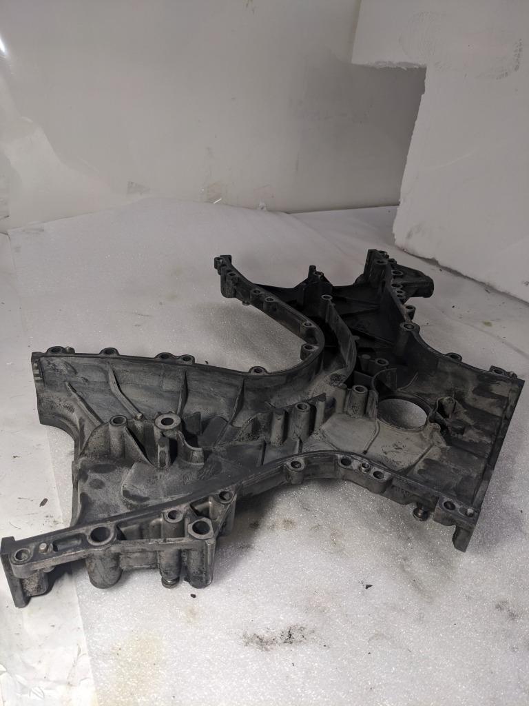 PORSCHE BOXSTER 986 PORSCHE MACAN ENGINE LOWER TIMING COVER 94610112201 R25