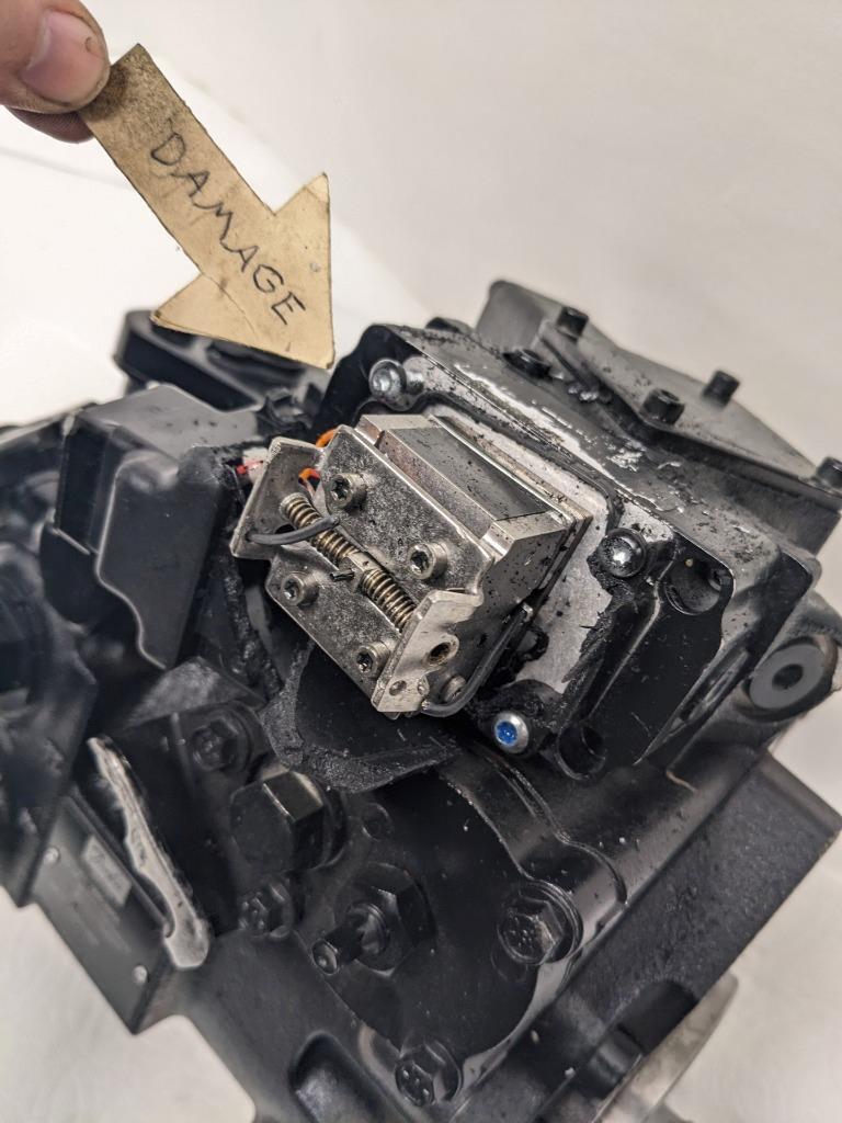 DANFOSS M46-20954 HYDRAULIC PUMP W/ DAMAGED PRESSURE CONTROL PILOT NEW H1