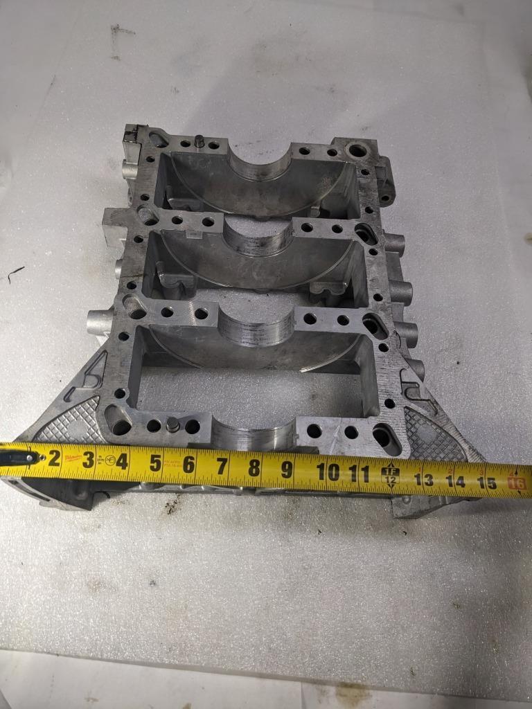 PORSCHE MACAN 2016 3.0 PETROL ENGINE BLOCK 9461011137R USED I2