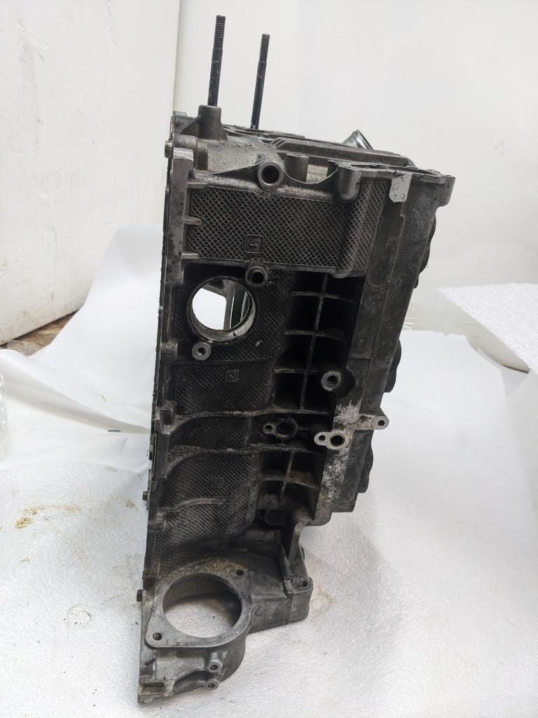 PORSCHE 911/996 RIGHT SIDE ENGINE BLOCK 9961011690R USED B2