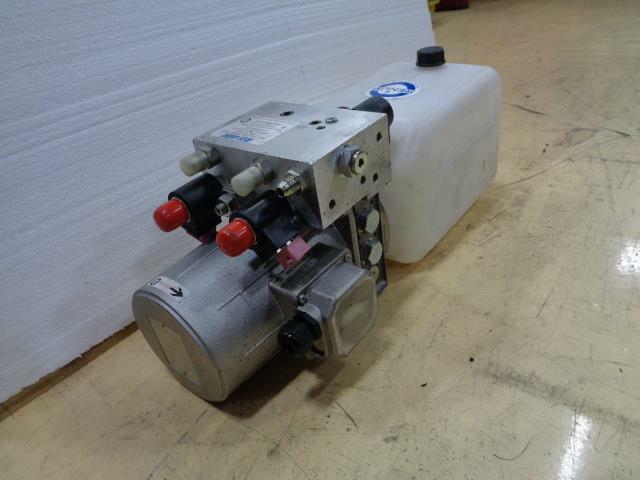 Renum Blue Giant Vertical Dock Leveler 148E2D11K1245.OMLP-1500HV NEW BSIG1