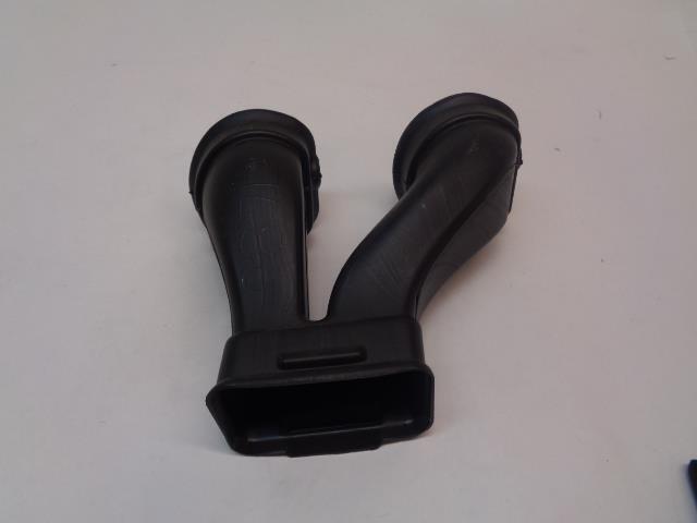 PORSCHE CAYMAN 987 06-12 UNDER DASH AIR DUCT INTERMEDIATE SECTION 987 572 769 00