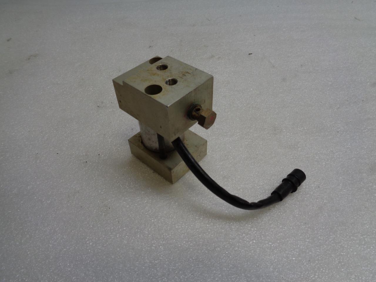 Porsche 928 Manual Transmission Lock Valve Support 928 315 163 00 USED R23T4