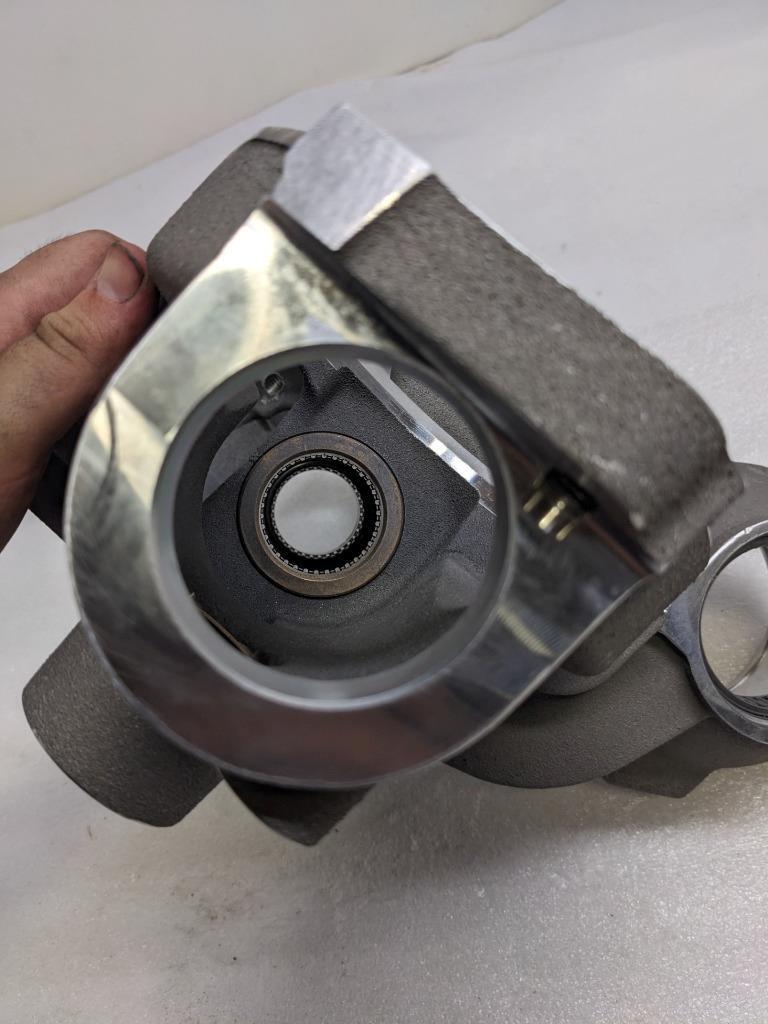 JOHN DEERE CE20020 ROW UNIT GEAR CASE HOUSING NEW I2