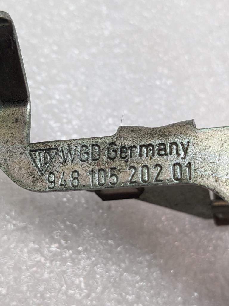 11-15 PORSCHE CAYENNE ENGINE BAY BRACKET MOUNT 94810520201 USED R21SPB