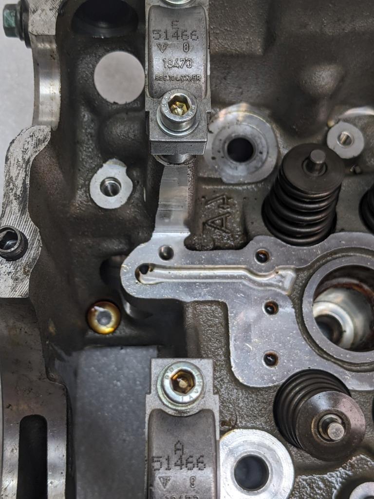 PORSCHE 911/996 CYLINDER HEAD ASSEMBLY W COVER 9961046710R #3 SR:5146 996BGL2