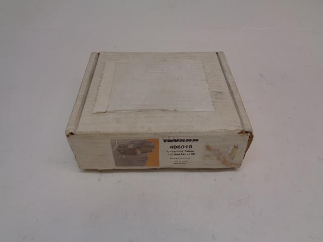 TRUXXX FRONT LIFT KIT 07-18 CHEVY SILVERADO, TAHOE, SUBURBAN, YUKON 406010 R18T2