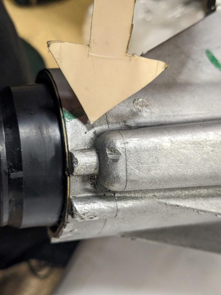 GM Transfer Case 84467435 Chevy Avalanche, Cadillac Escalade NEW DAMAGED BSRG3