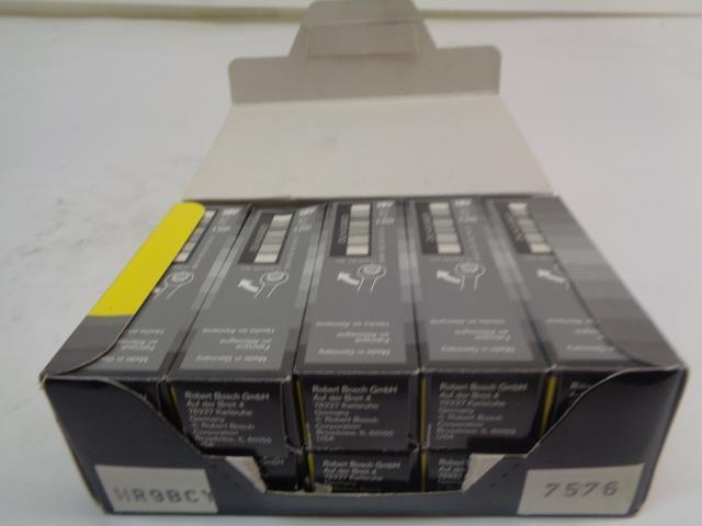 BRAND NEW BOSCH GMC SUPER SPARK PLUG 10 PACK 7576 R13T3