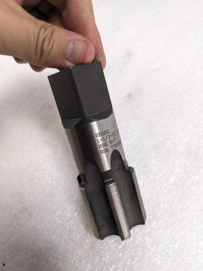 REGAL 1-1/2"-18 NEF PLUG TAP HSG H-7 W/ HALF CASE NEW R22T5