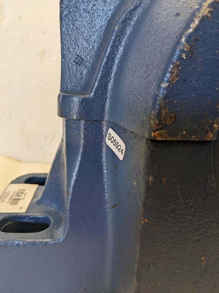 NEW SKF SAF 322 PILLOW BLOCK HOUSING CAST IRON 4 BOLT BASE SPLIT BLOCK BSRG4