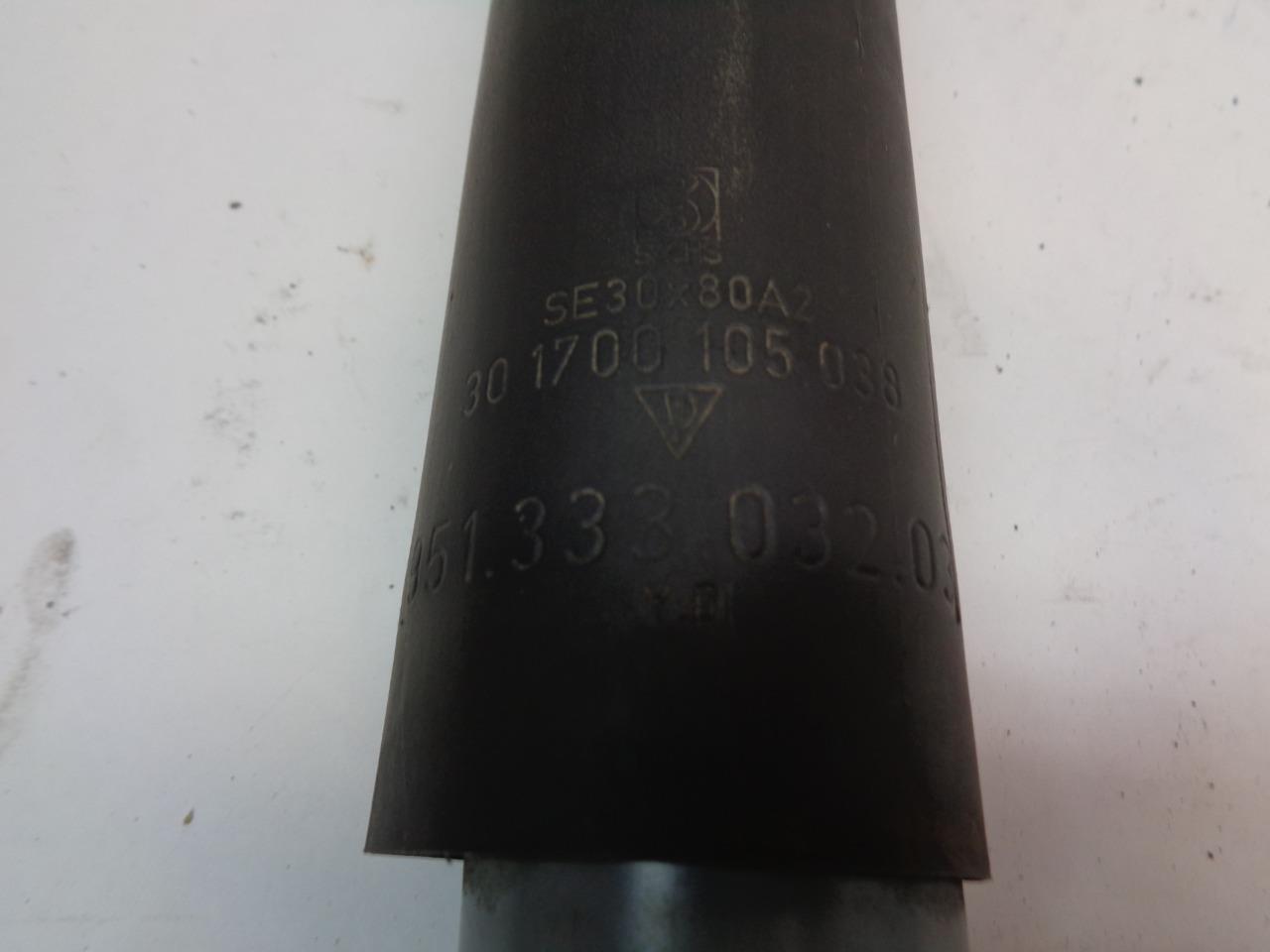 Porsche 968 Shock Absorber PAIR USED GENUINE 951 333 032 03 R23T8