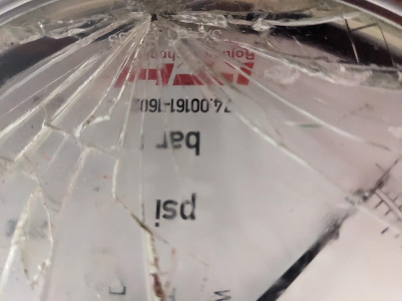 ITH PRESSURE GADGE  (EN837-1) BROKEN R22