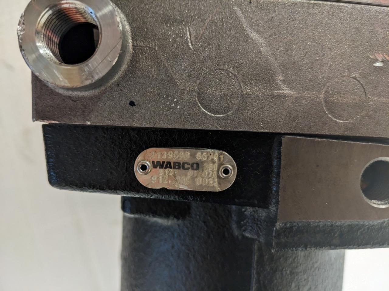 PACCAR 2139800 Genuine Paccar Air Compressor NEW BSIG1