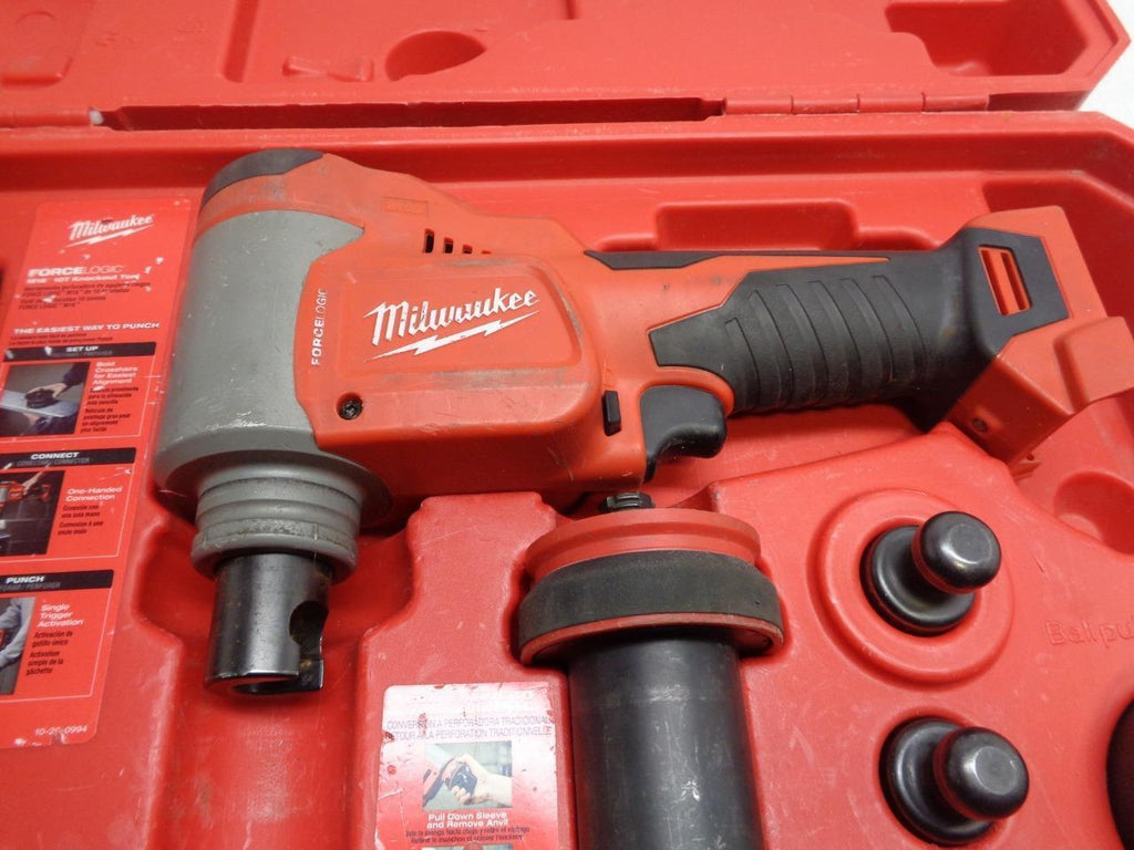 USED MILWAUKEE M18 10 TON KNOCKOUT TOOL FULL KIT W/ BATTERIES/CHARGER 2672-22