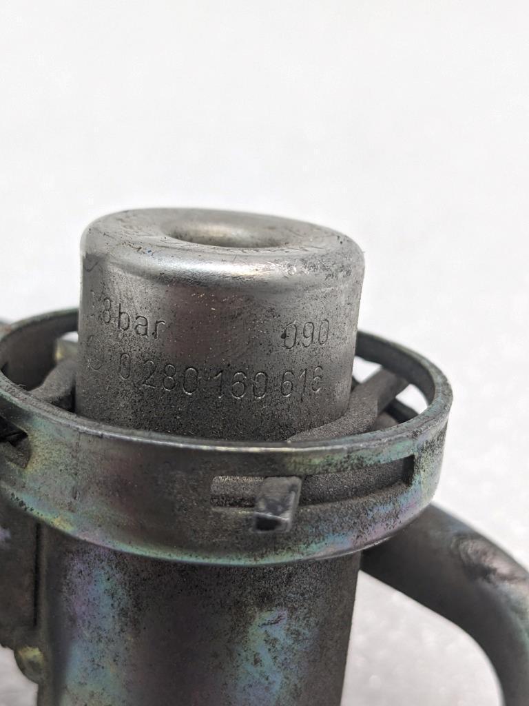 PORSCHE BOXSTER HOSE FUEL INJECTION TUBE LEFT AND RIGHT SIDE 0280160616 USED R23