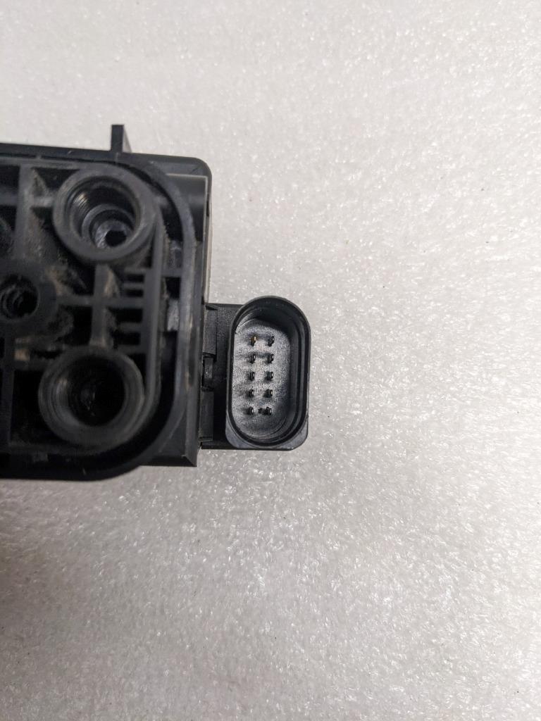 GENUINE PORSCHE 97035815302 SUSPENSION SOLENOID FOR 10-16 PANAMERA NEW R20T7