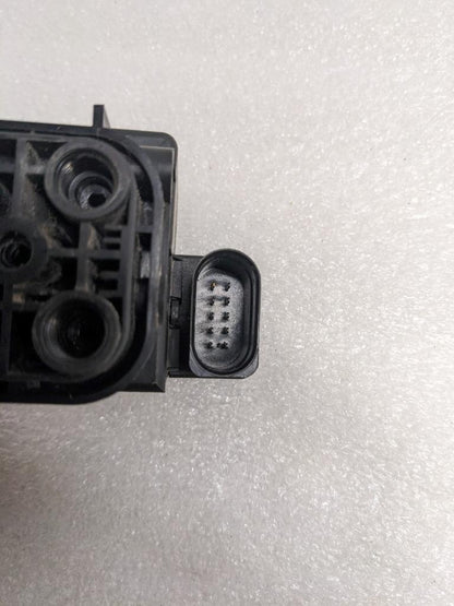 GENUINE PORSCHE 97035815302 SUSPENSION SOLENOID FOR 10-16 PANAMERA NEW R20T7