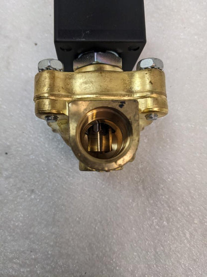 ASCO SCXE220A021 PILOT OPERATED STEAM SOLENOID VALVE 1/2" ORIFICE NEW R27