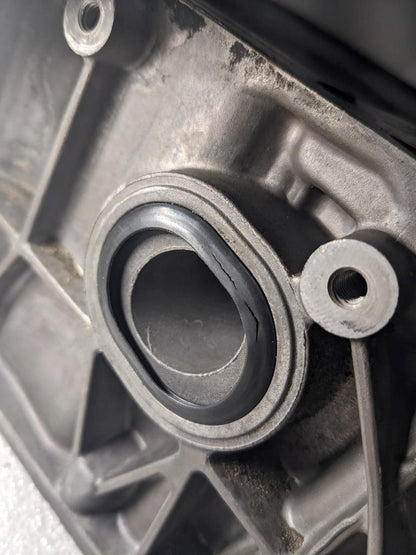 PORSCHE MACAN OIL-CONDUCTING HOUSING 94610705131 USED/GENUINE R25