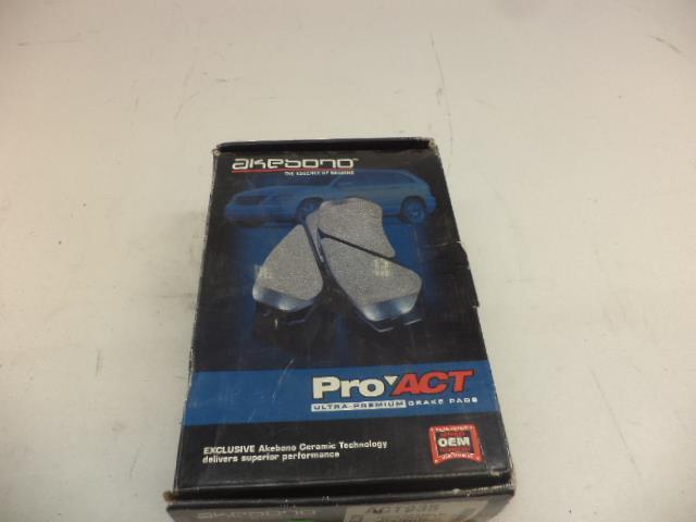 AKEBONO PRO ACT REAR DISC BRAKE PADS 2003-2006 FORD EXPEDITION  ACT935 R5
