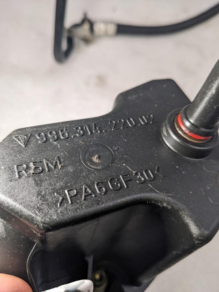 PORSCHE BOXSTER 986 POWER STEERING PUMP W RESERVIOR 99631422002 USED 996BGL