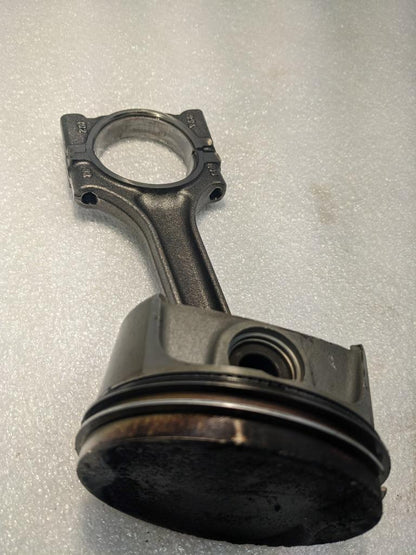 PORSCHE 986 BOXSTER 2.7L PISTON W/CONNECTING ROD #1 9961031028R USED 996GL2T1