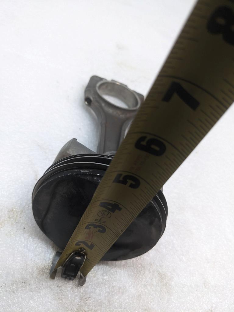 PORSCHE CAYENNE PISTON CONNECTING ROD #6 (CRACKED) 9461191R USED R24