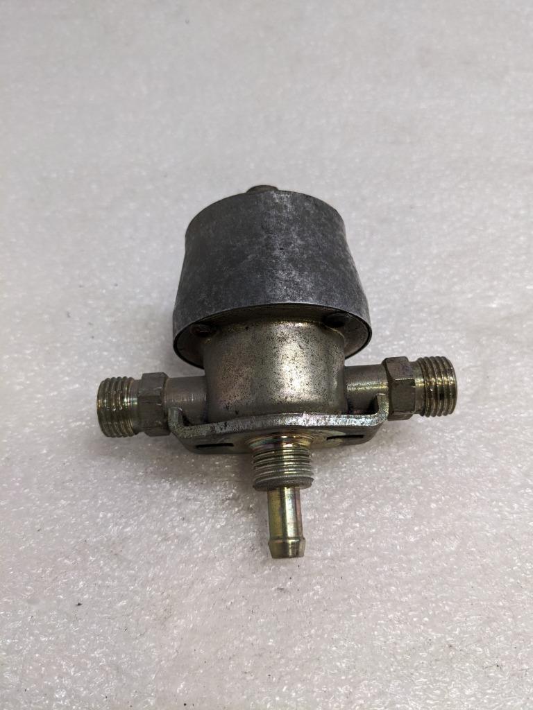 PORSCHE 92811019801 FUEL PRESSURE REGULATOR FOR 88-95 PORSCHE 911 USED R20T7